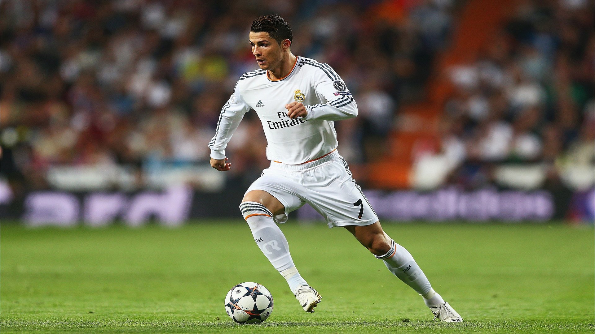 开云体育官网-失态双雄，当足球的激情越过理性的边界，我们看到了什么？失态双雄，当足球激情越过理性边界